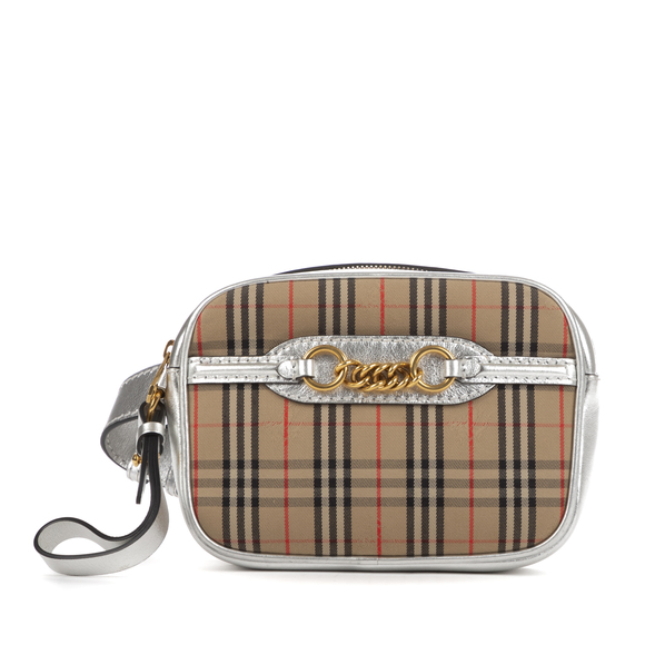 Burberry Camera - Picture 1 of 9